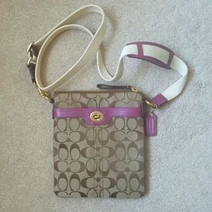 Coach Hampton Signature Swingpack